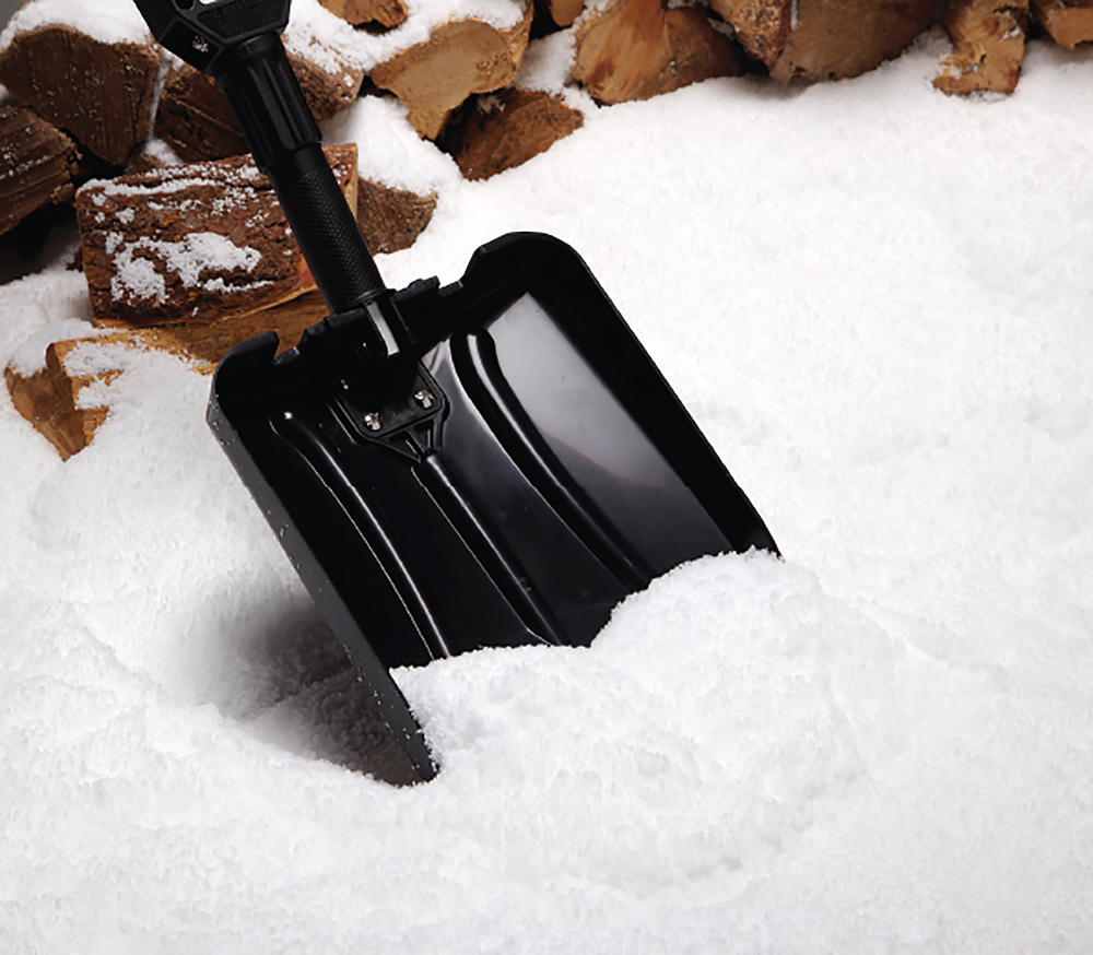 Power Foldable Shovel in snow